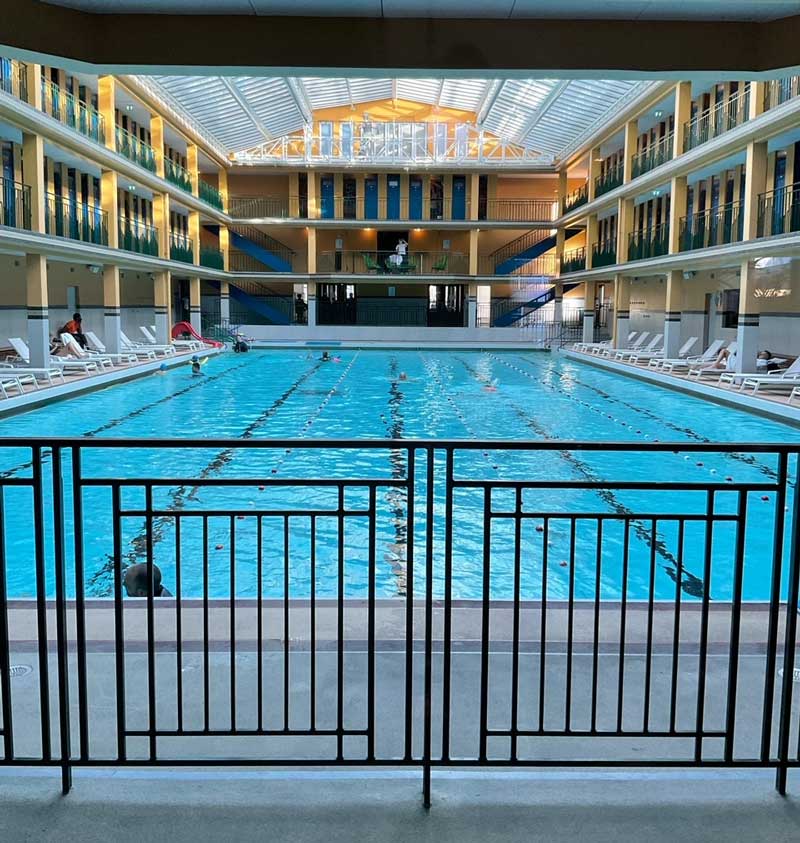 Binnenzwembad Hotel Molitor in Parijs