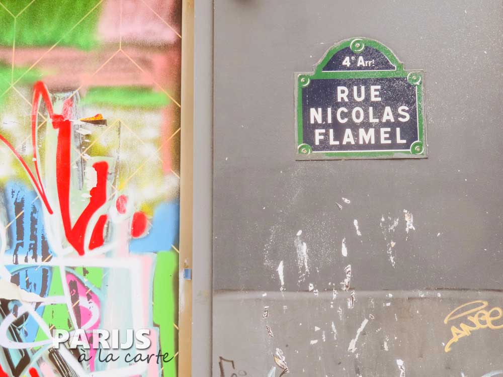 Rue Nicolas Flamel in Parijs