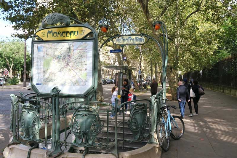 Metro Monceau in Parijs