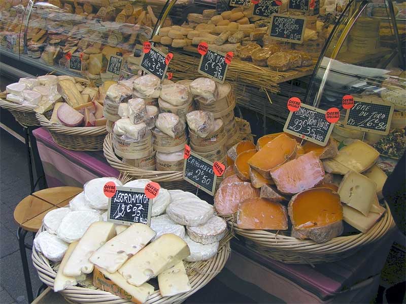 Kaasspecialiteiten, groenten, wijn... Je koopt het hier in Parijs!