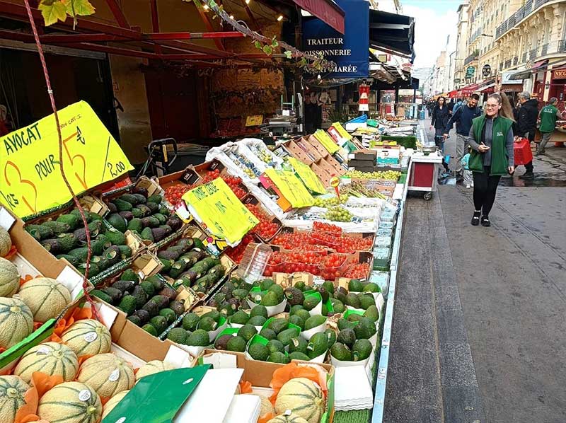 Parijs markt in Rue Daguerre