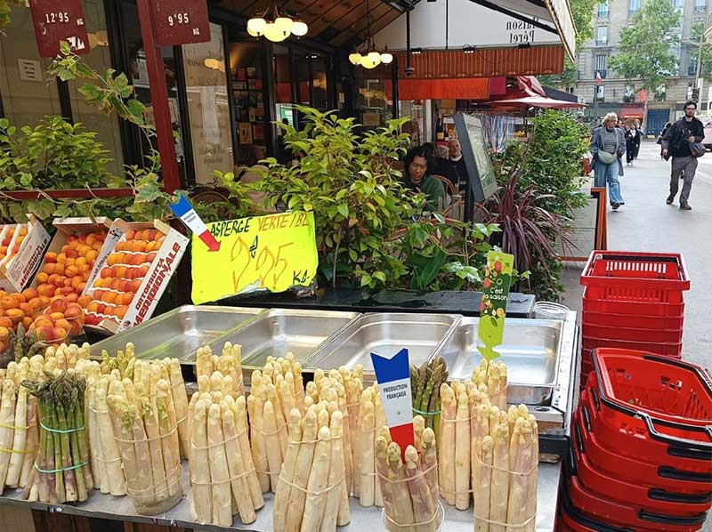 Vers eten kopen in Parijs