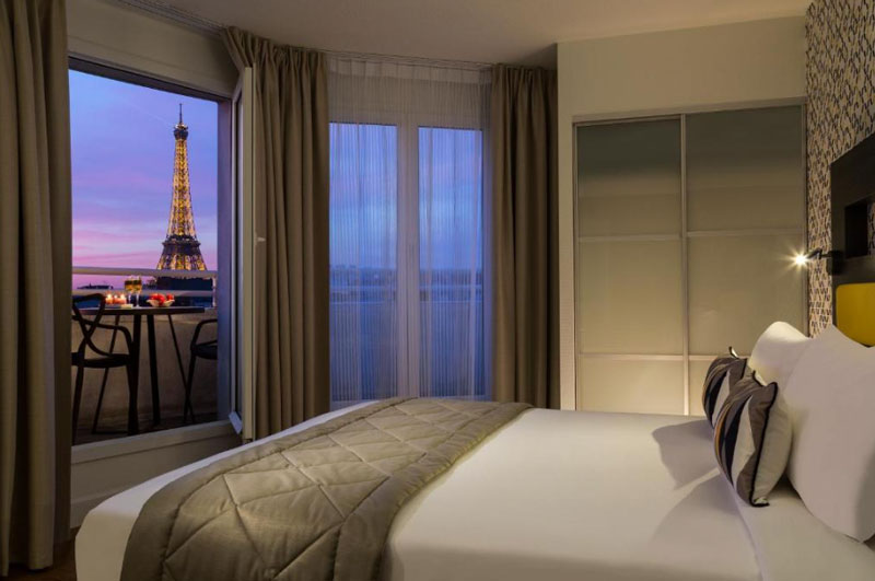 appartement bij Citadines Tour Eiffel met uitzicht op de Eiffeltoren