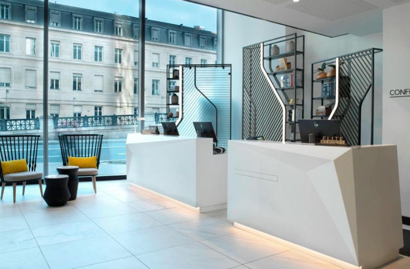 moderne kamer van Courtyard by Marriott Paris Gare de Lyon met parkeergarage