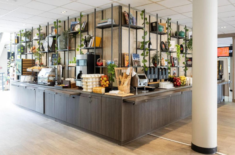 kamer in ibis Paris Montparnasse met parkeergarage onder het hotel