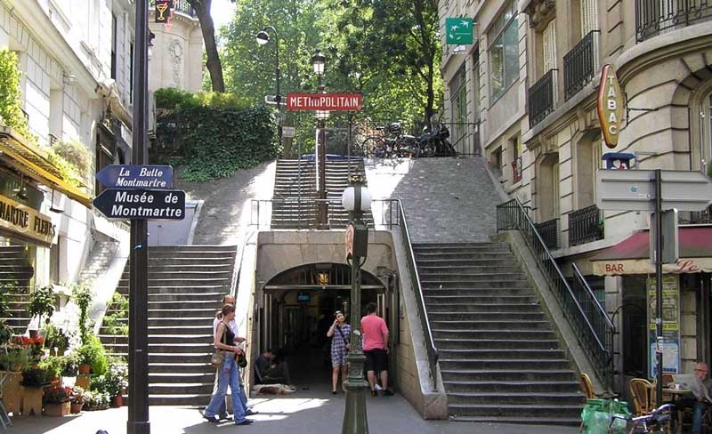 Bijzondere architectuur in Parijs, zoals bij metrostation Lamarck-Caulaincourt