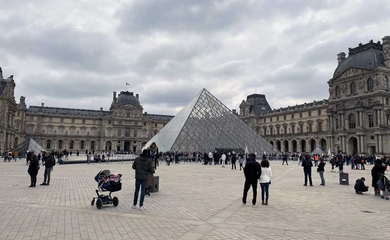 Paleis het Louvre in Parijs