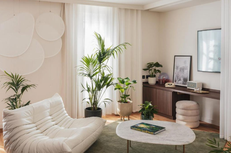 suite met jacuzzi in Seven Hotel Paris