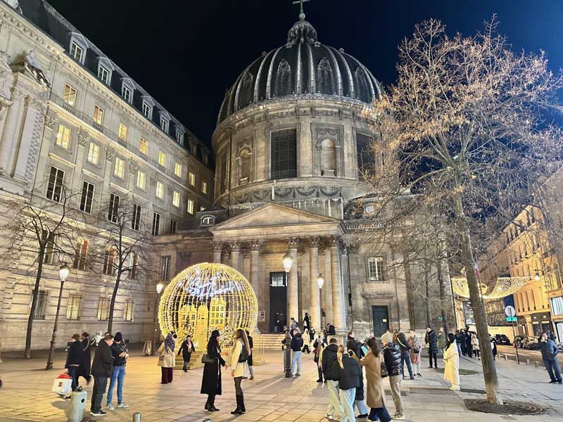 Secret hotspot met kerst in Parijs: Place Maurice Barrès