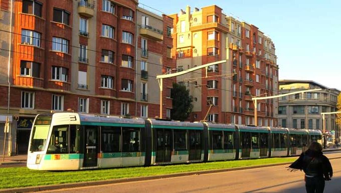 Met de tram vanuit Parijs naar La Défense