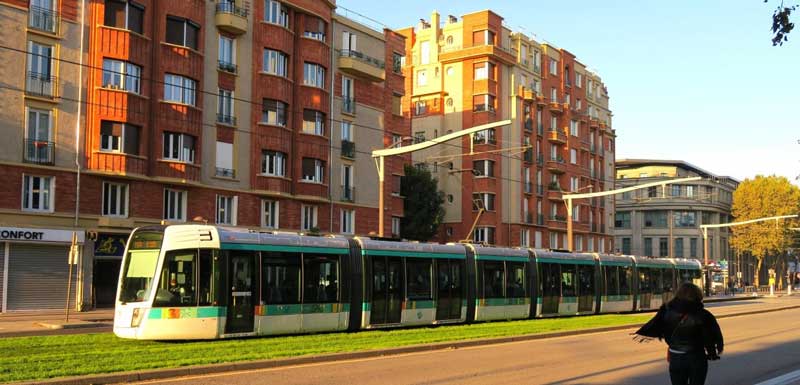 Met de tram vanuit Parijs naar La Défense