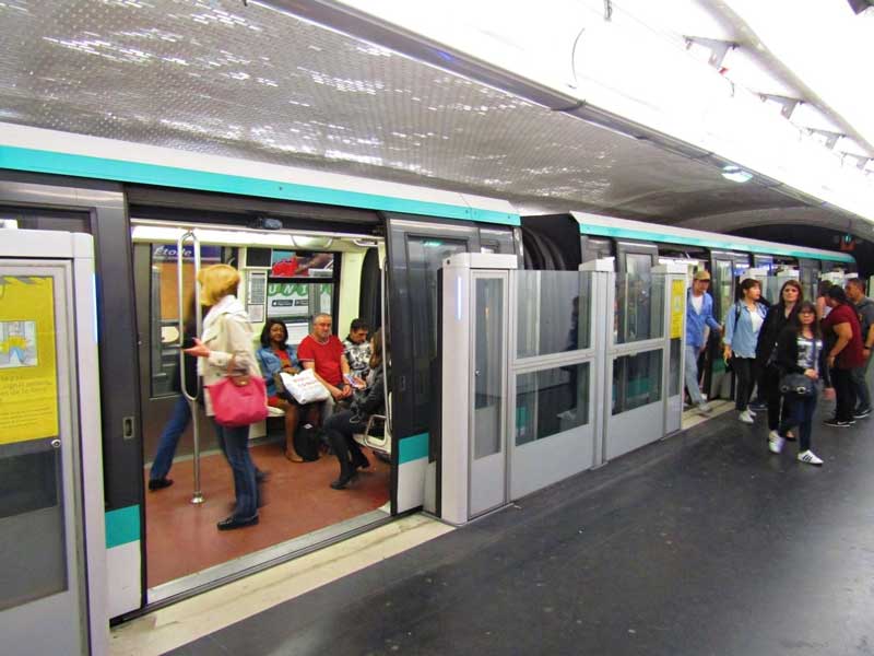 Metro vanaf La Défense
