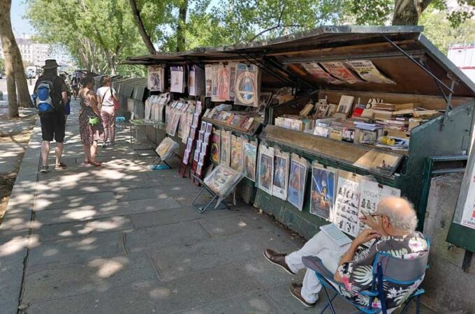 Groen boekenstalletje langs de Seine