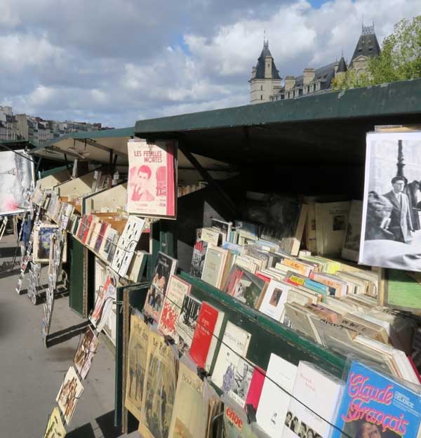 De grootste openbare boekenmarkt met tweedehands boeken vind je in Parijs