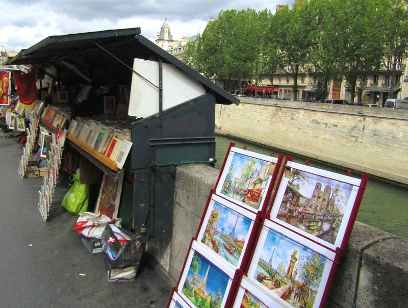 Voorbeelden van bouquinistes in Parijs
