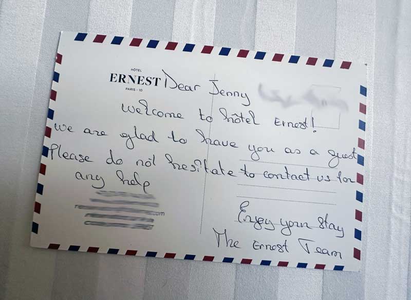 Vriendelijk welkom bij Hotel Ernest in Parijs