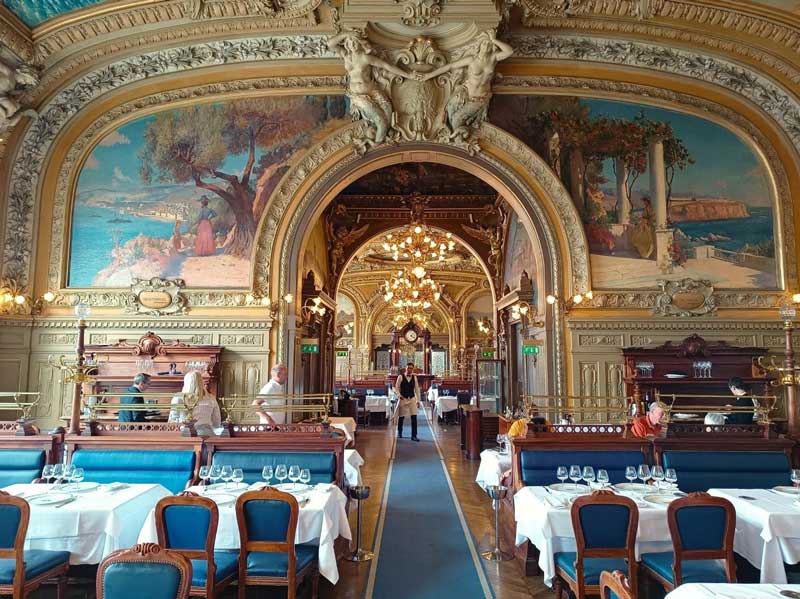 Iconisch restaurant Le Train Bleu