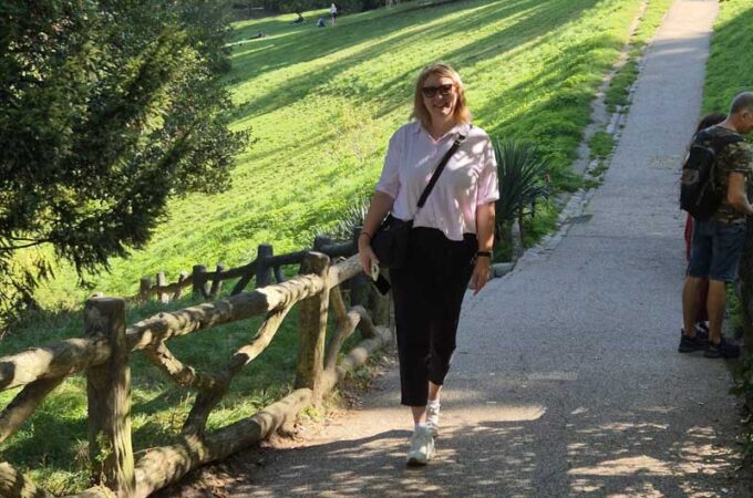 Jenny van Parijs à la Carte in Parc des Buttes Chaumont (19e)