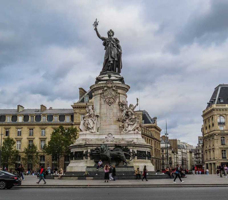 Demonstraties in Parijs, Place de la Republique in betere tijden